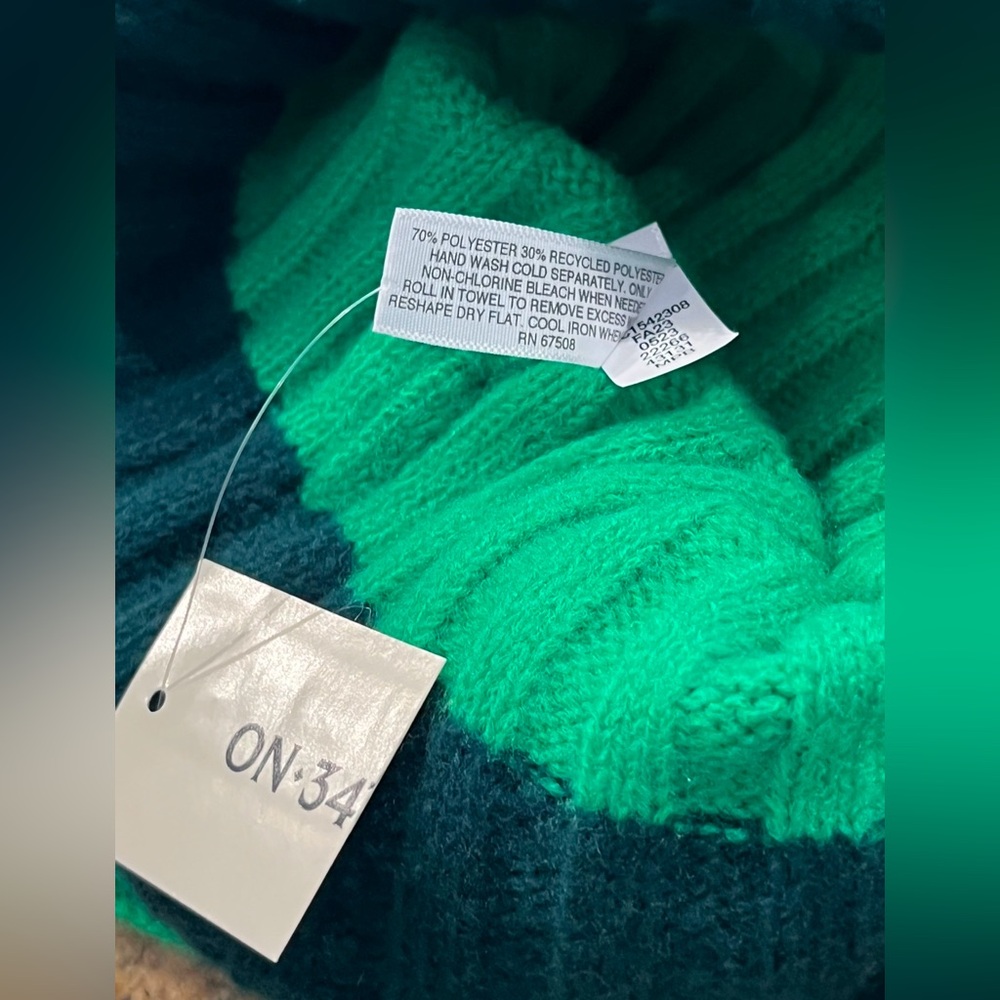 NWT On 34th Women’s Wide Ribbed Colorblock Beanie - Picture 4 of 5